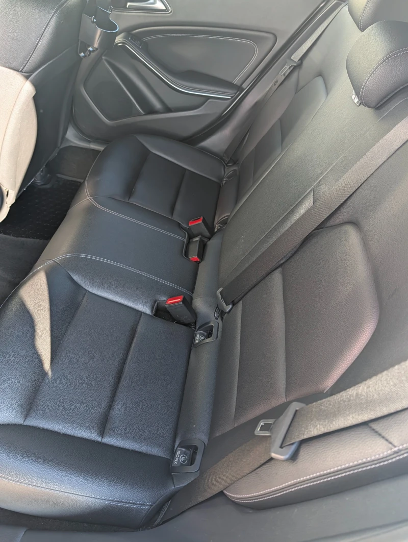 Mercedes-Benz GLA 200, снимка 9 - Автомобили и джипове - 53208004