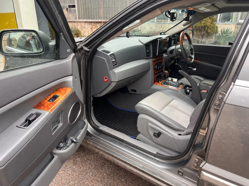 Jeep Grand cherokee 5.7 hemi overland, снимка 8 - Автомобили и джипове - 53209114