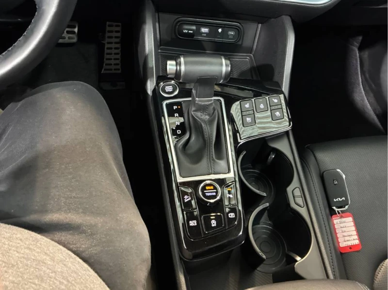 Kia Sportage 2.5L 4cyl AWD, снимка 6 - Автомобили и джипове - 53267393