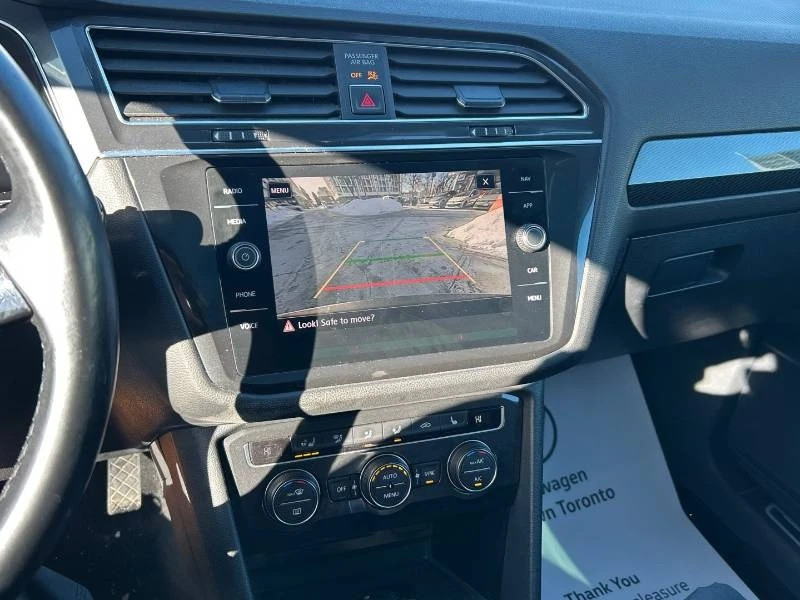 VW Tiguan * Highline * CARFAX * КОМПЛЕКТ ГУМИ * ПОДГРЕВИ - изображение 9