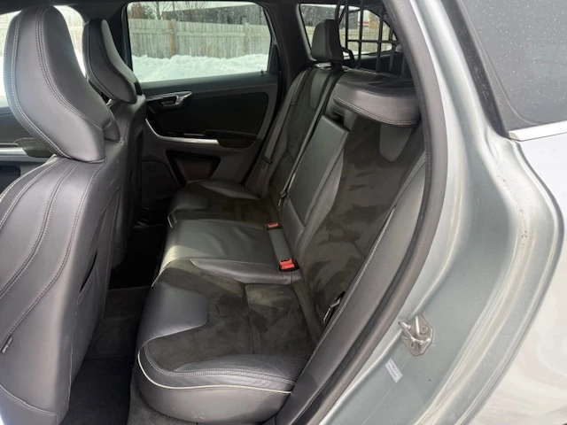 Volvo XC60 T6 AWD R-DESIGN, снимка 12 - Автомобили и джипове - 53435291