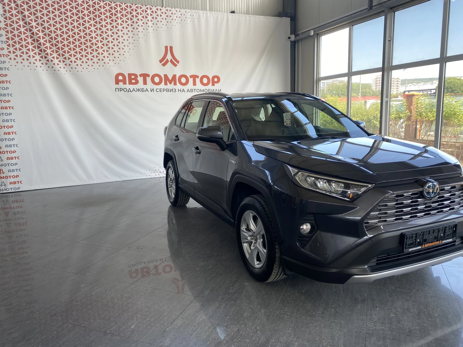 Toyota Rav4 2.5 Hybrid 4x4 Advance - изображение 2