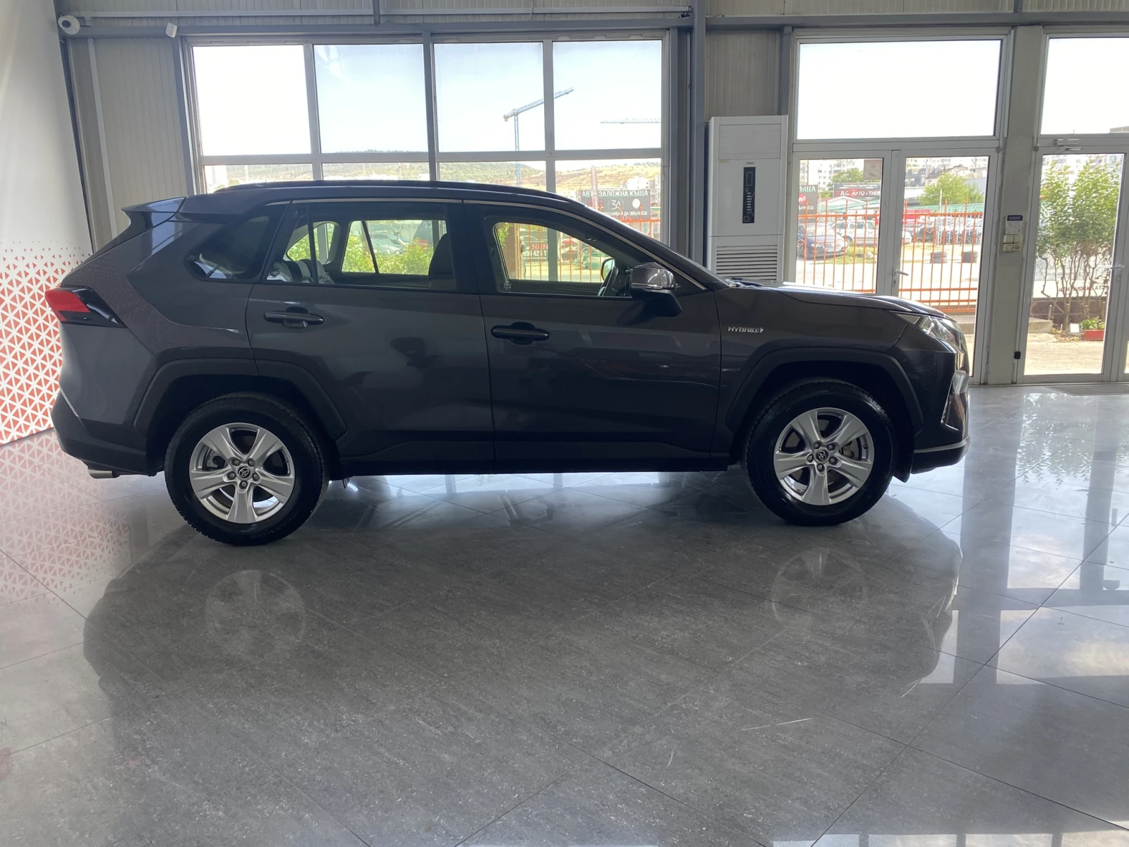Toyota Rav4 2.5 Hybrid 4x4 Advance - изображение 5