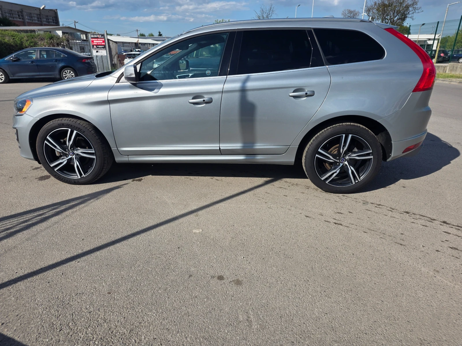Volvo XC60 T6 AWD R-DESIGN, снимка 8 - Автомобили и джипове - 53435291