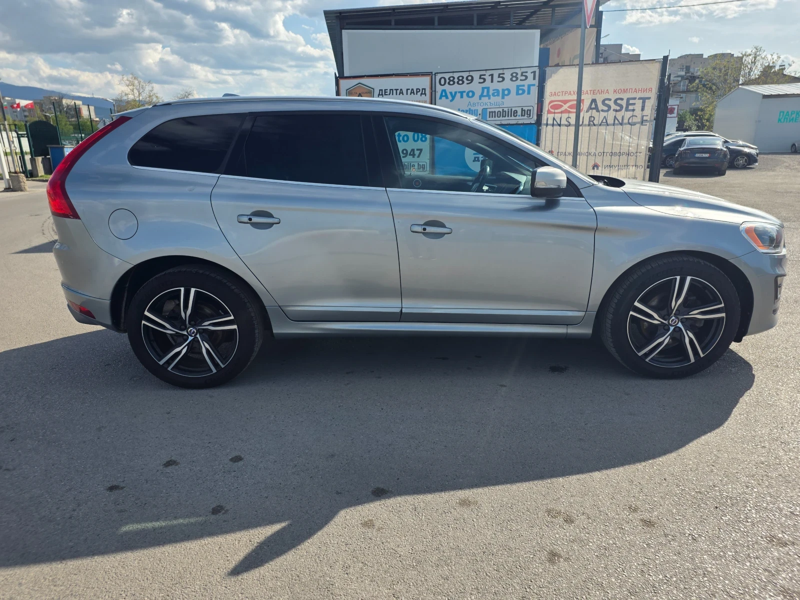 Volvo XC60 T6 AWD R-DESIGN, снимка 4 - Автомобили и джипове - 53435291