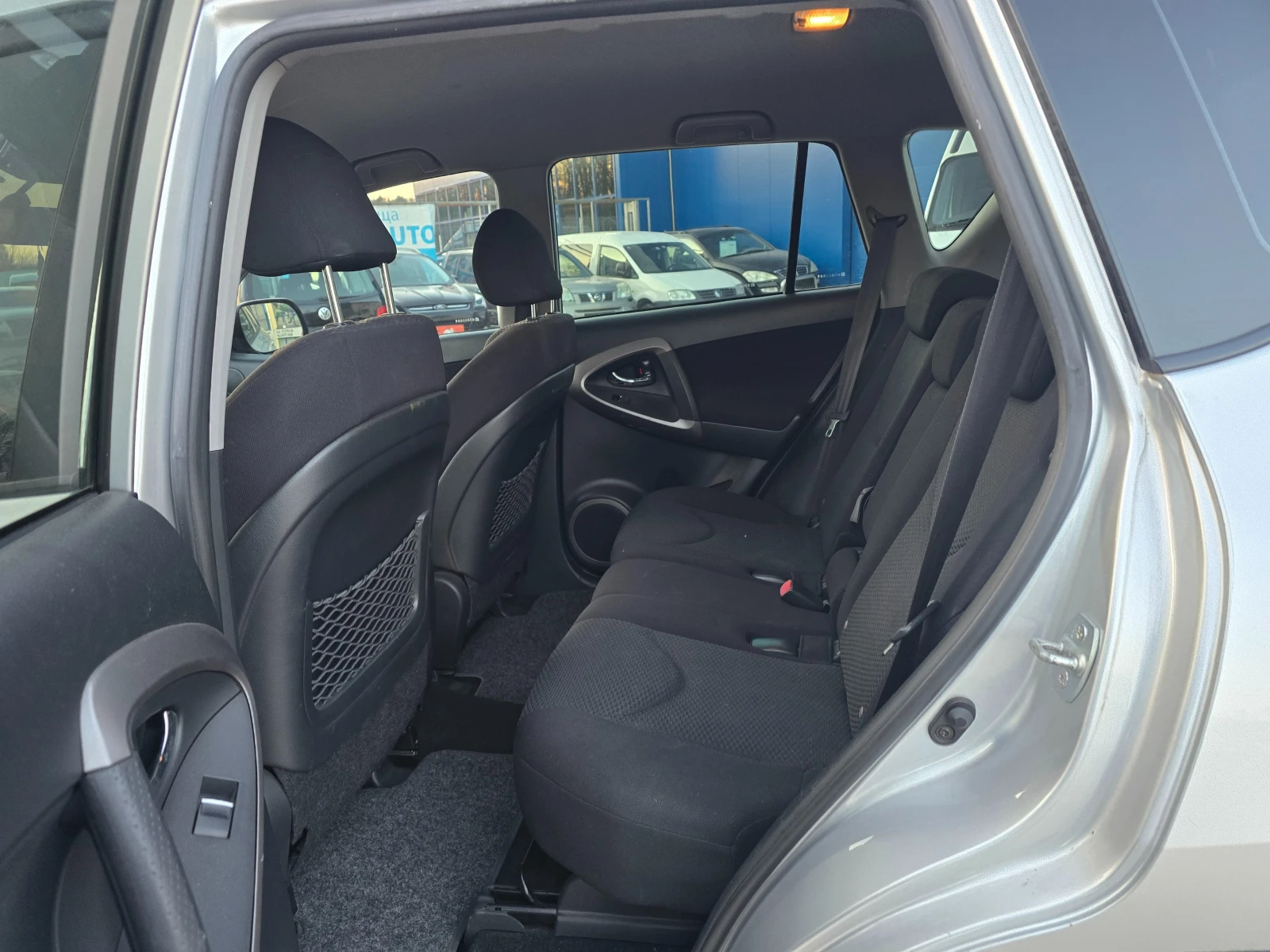 Toyota Rav4 2.2D4D/136PS/NAVI, снимка 12 - Автомобили и джипове - 53830567