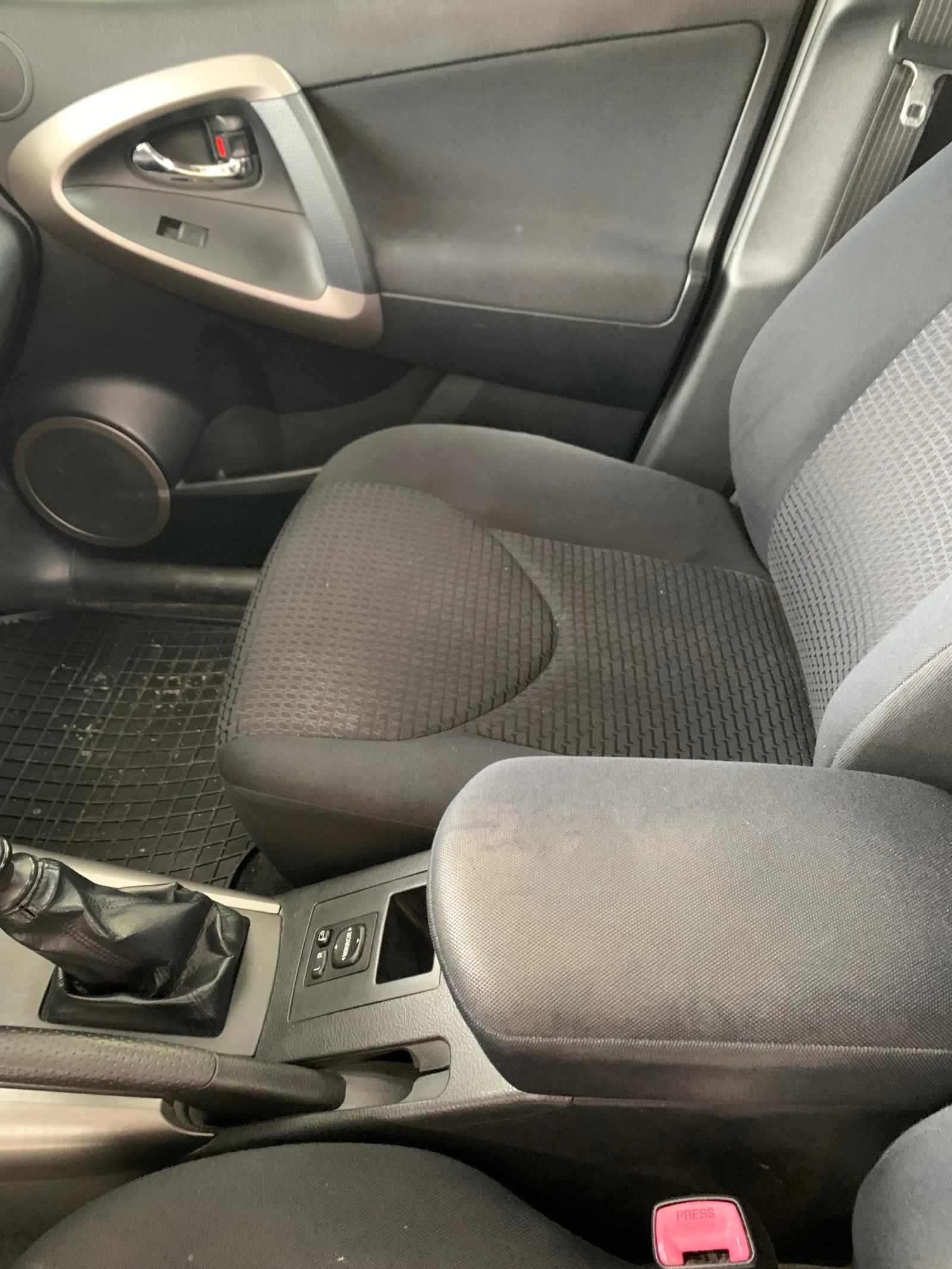 Toyota Rav4, снимка 12 - Автомобили и джипове - 54600007