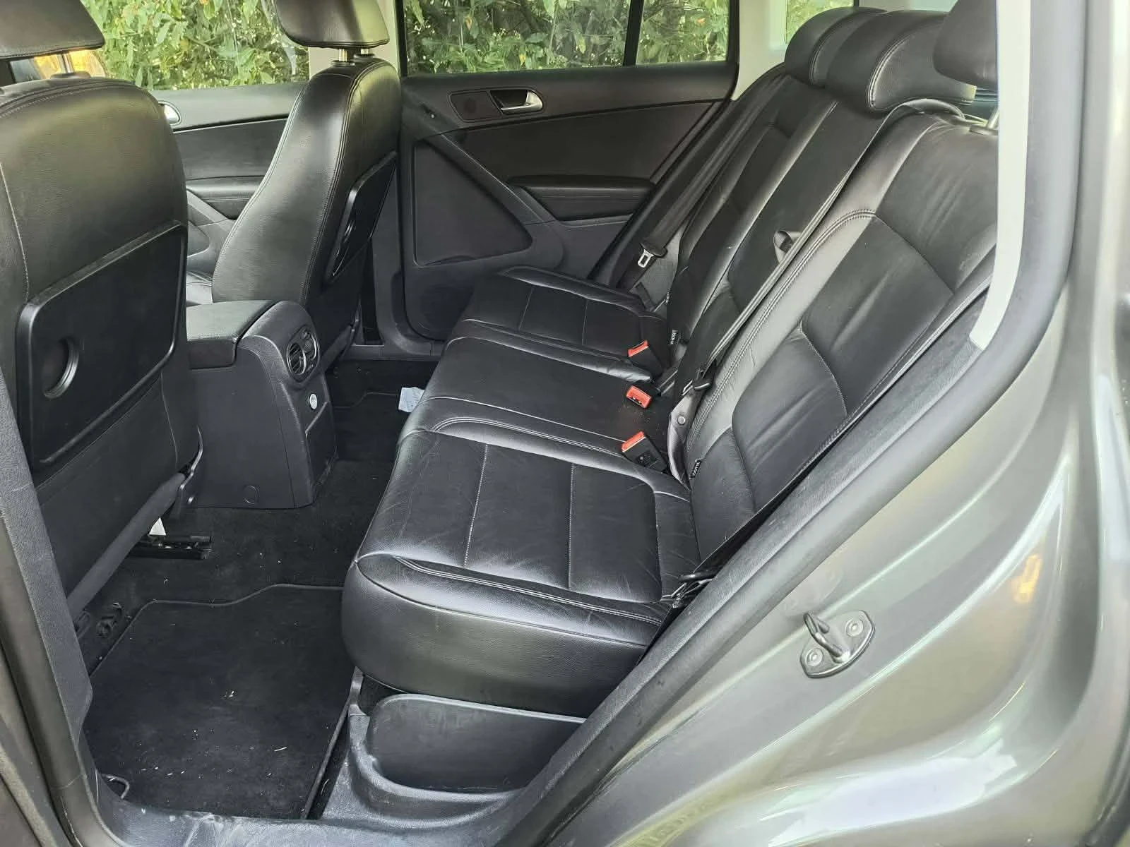 VW Tiguan, снимка 6 - Автомобили и джипове - 54622318