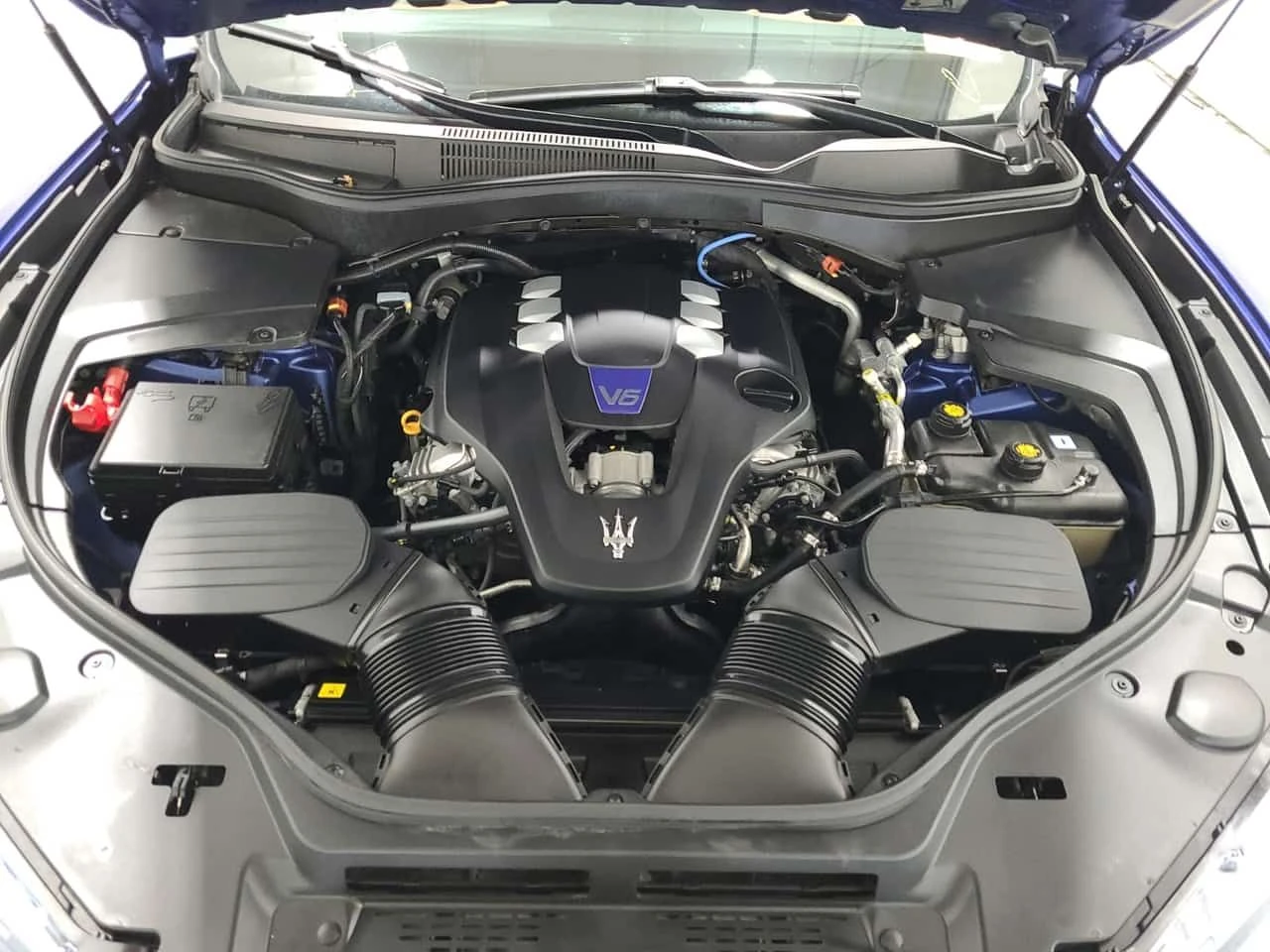 Maserati Levante MODENA| PANO| 360CAM| ОБДУХВАНЕ| 2 KЛЮЧА| , снимка 8 - Автомобили и джипове - 54766164