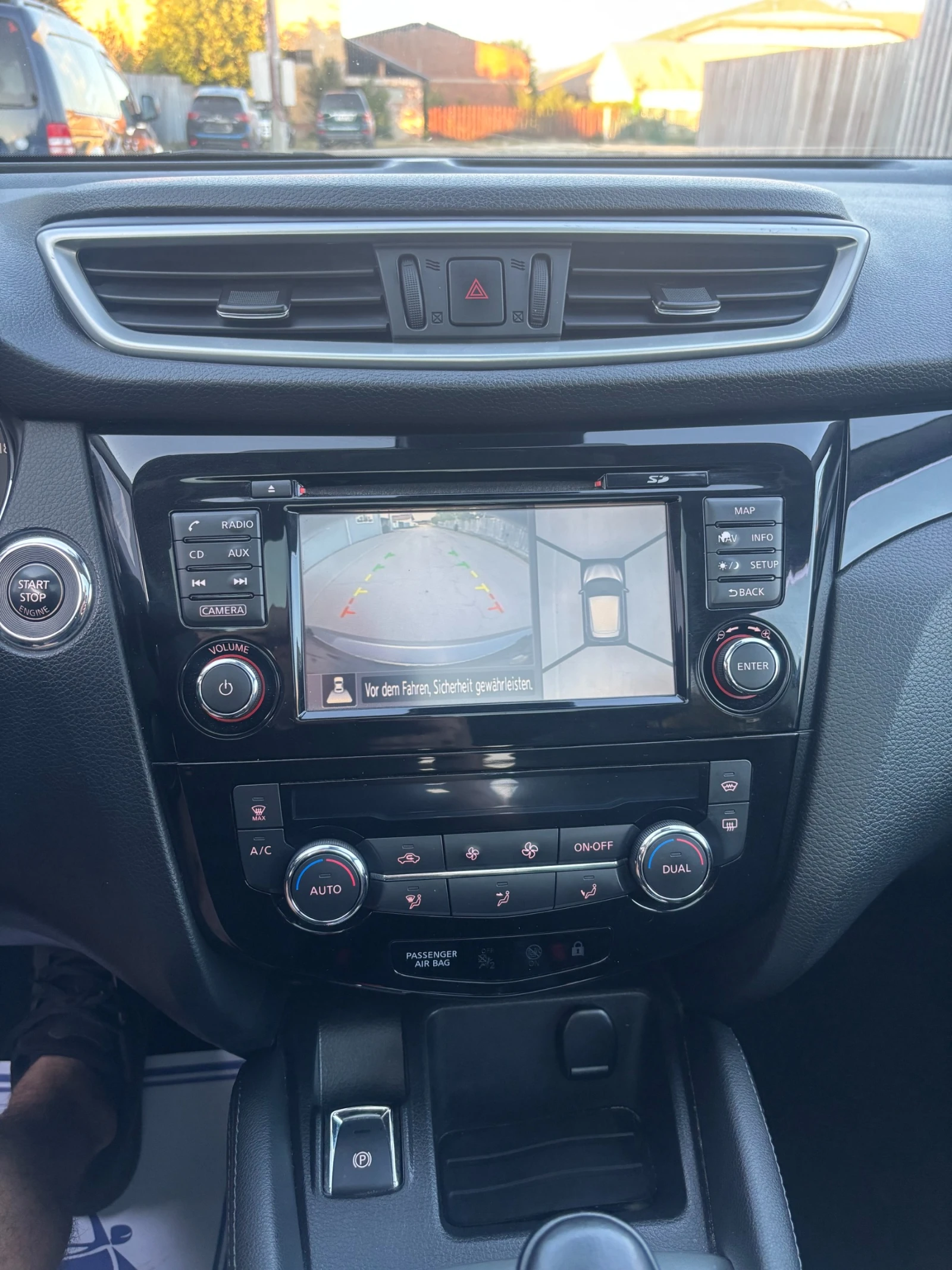 Nissan Qashqai 1.6DCI Tekna, снимка 4 - Автомобили и джипове - 55483908