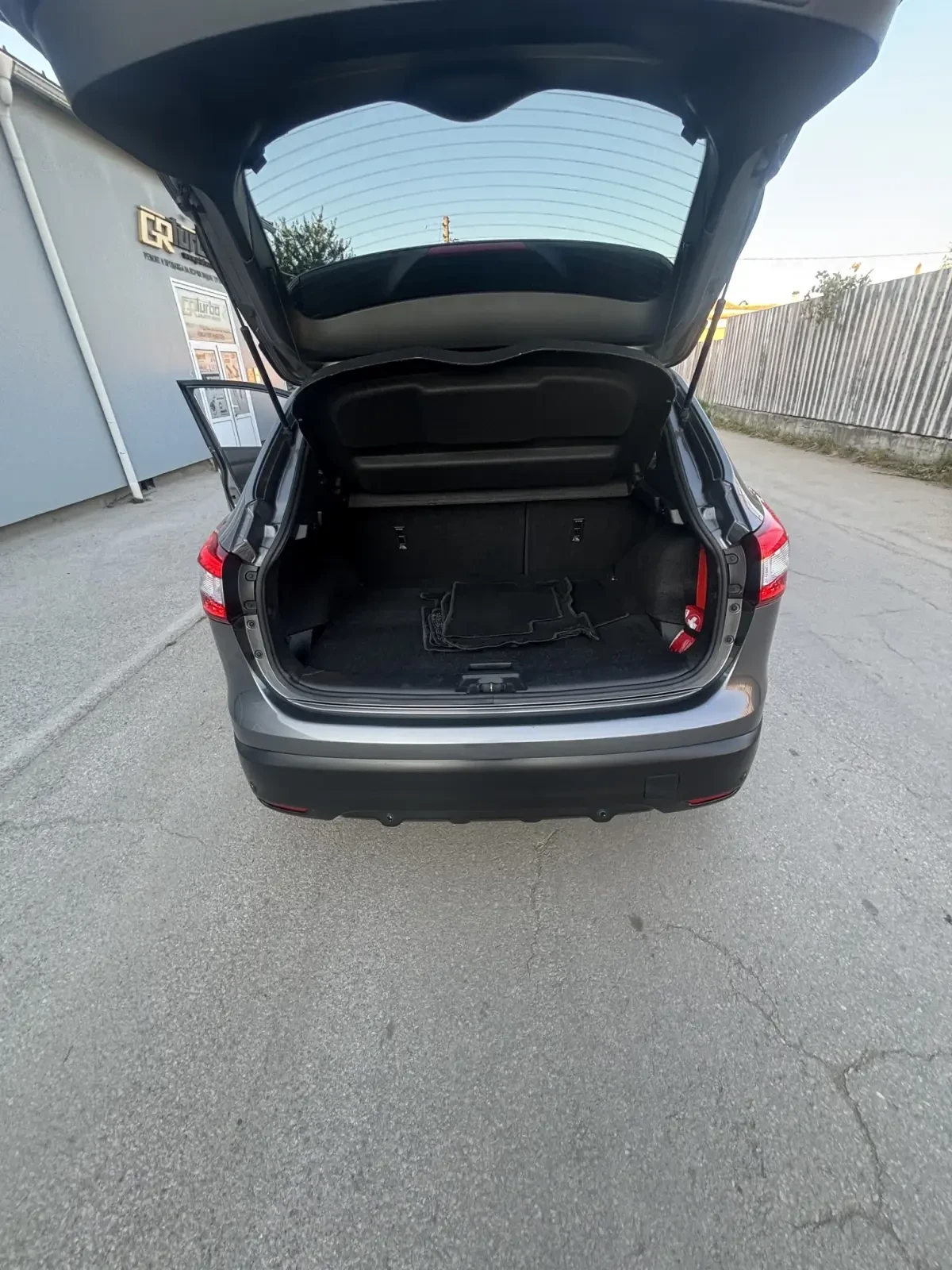 Nissan Qashqai 1.6DCI Tekna, снимка 7 - Автомобили и джипове - 55483908