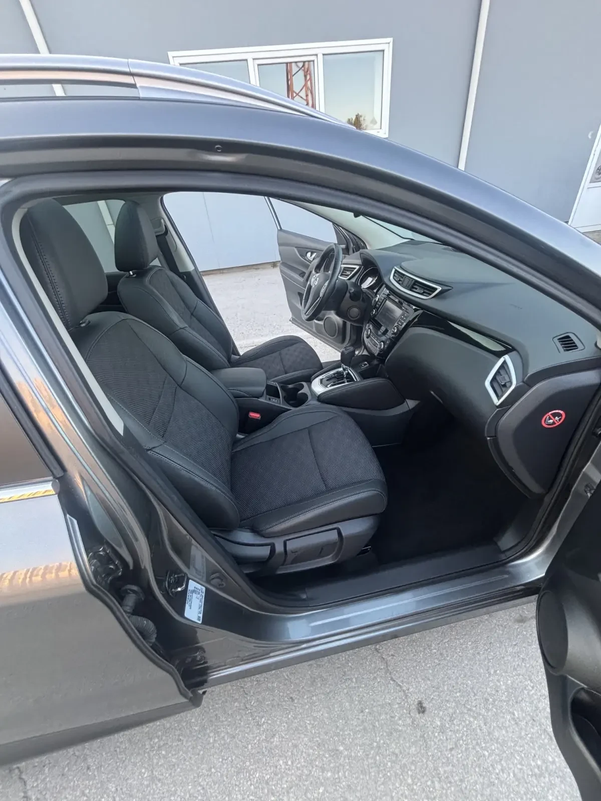 Nissan Qashqai 1.6DCI Tekna, снимка 5 - Автомобили и джипове - 55483908