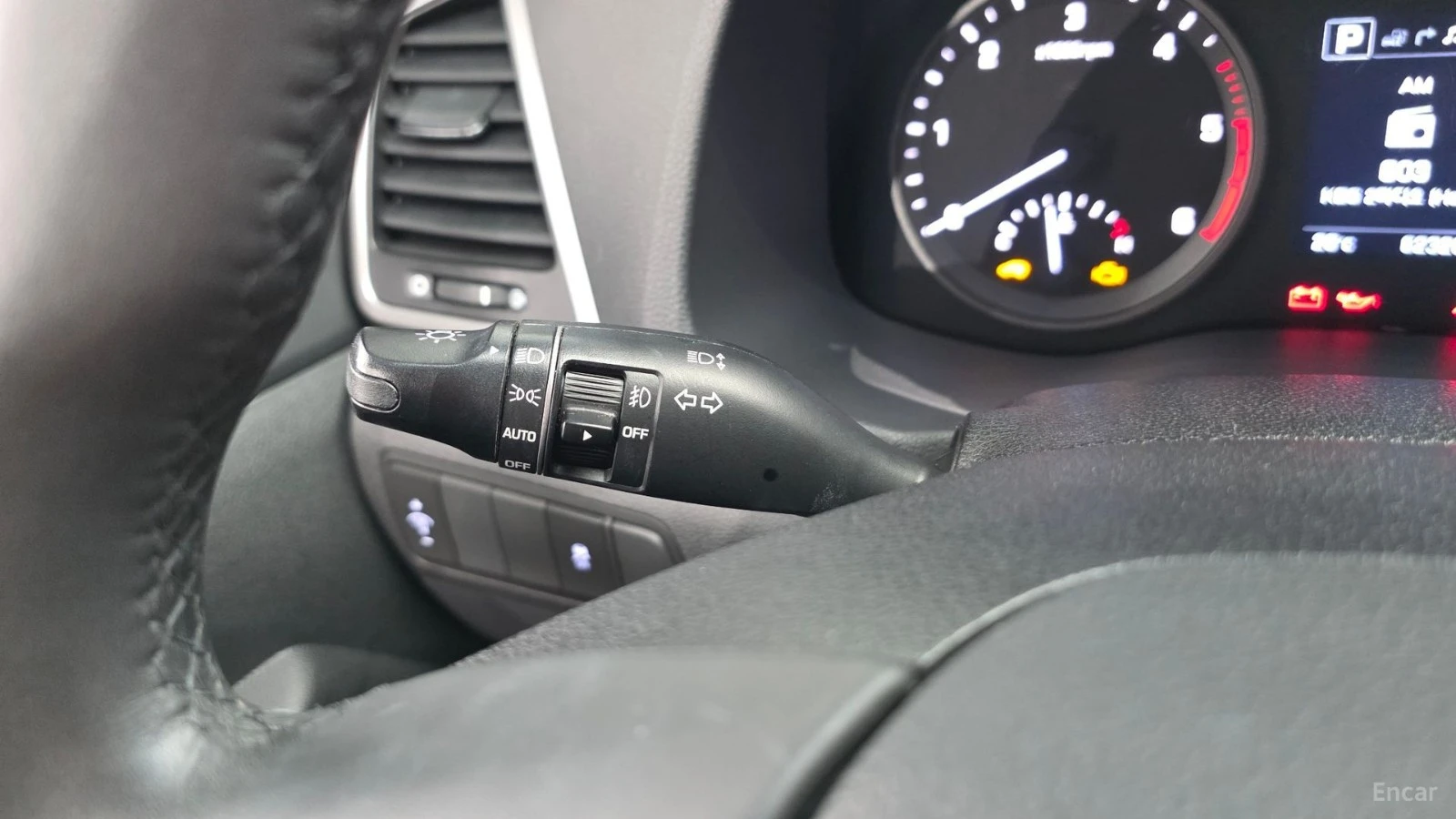 Hyundai Tucson 2WD MODERN* КОЖА* ПОДГРЕВ* НАВИ* КАМЕРА* HIPASS, снимка 14 - Автомобили и джипове - 55559465