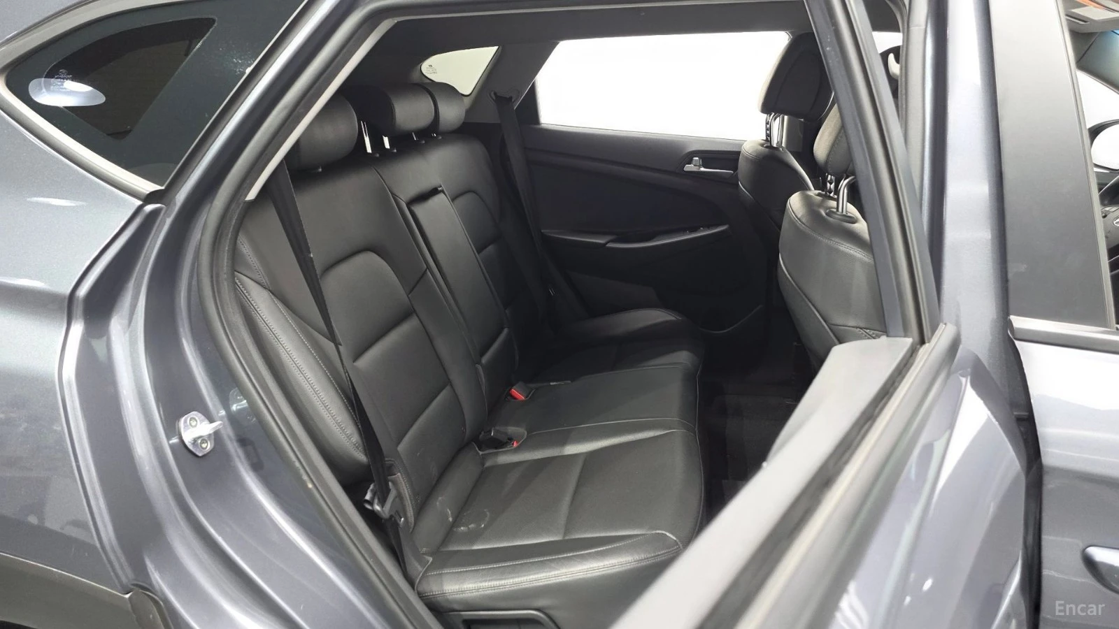Hyundai Tucson 2WD MODERN* КОЖА* ПОДГРЕВ* НАВИ* КАМЕРА* HIPASS, снимка 9 - Автомобили и джипове - 55559465