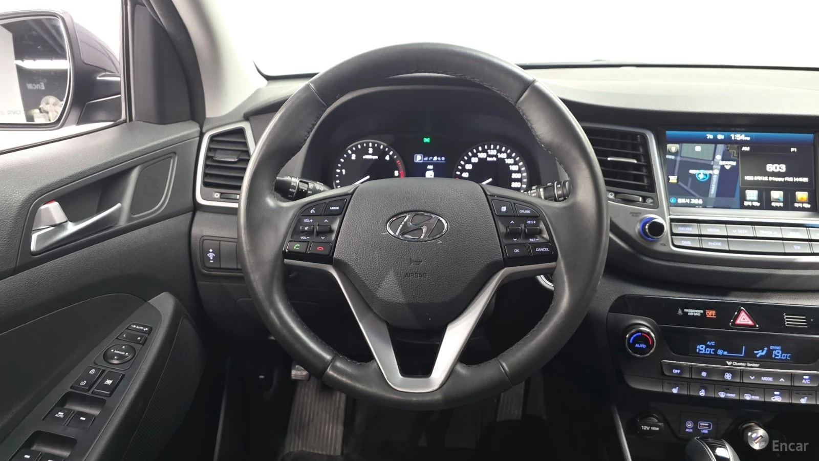 Hyundai Tucson 2WD MODERN* КОЖА* ПОДГРЕВ* НАВИ* КАМЕРА* HIPASS, снимка 10 - Автомобили и джипове - 55559465