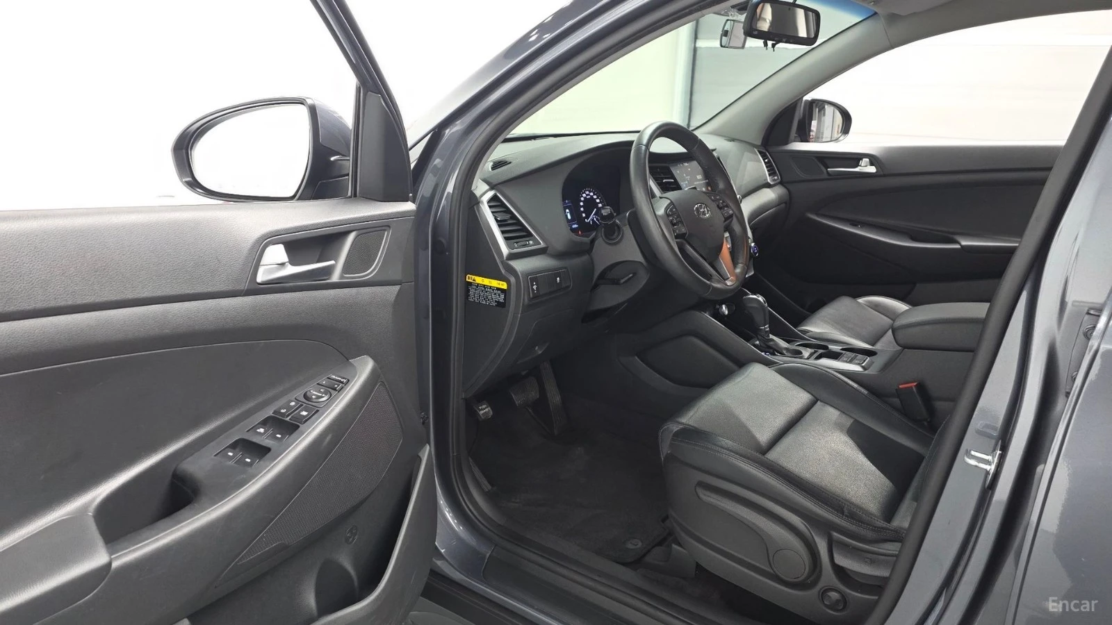 Hyundai Tucson 2WD MODERN* КОЖА* ПОДГРЕВ* НАВИ* КАМЕРА* HIPASS, снимка 8 - Автомобили и джипове - 55559465