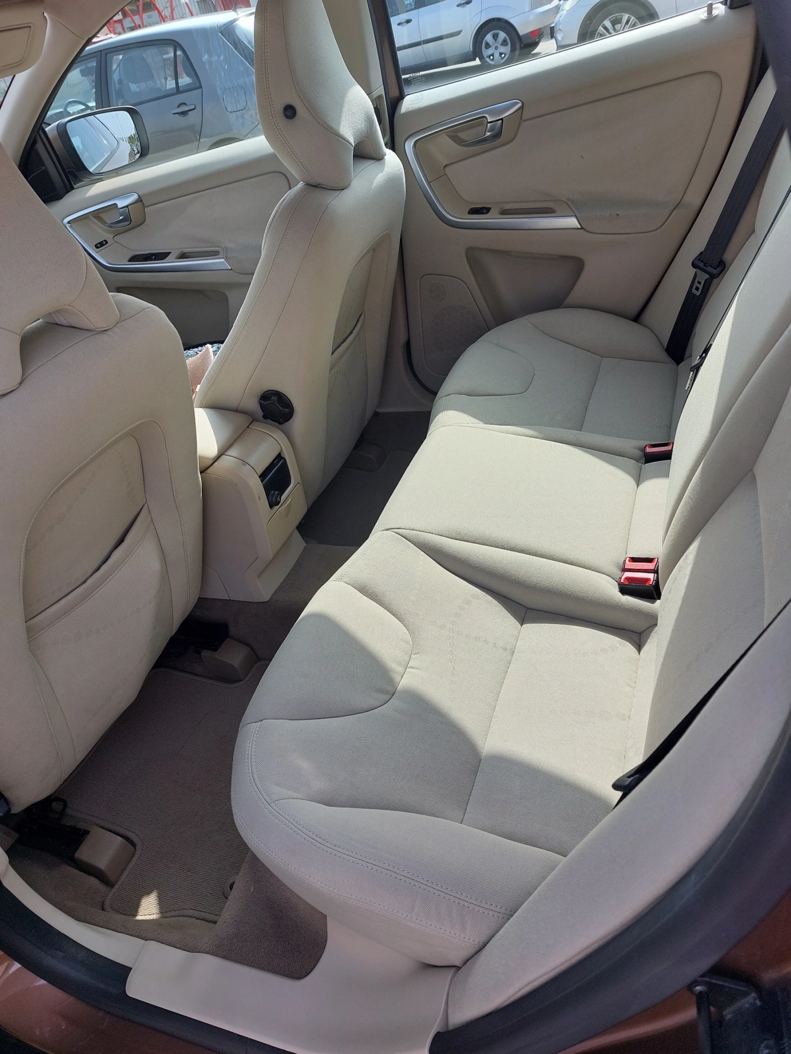 Volvo XC60, снимка 7 - Автомобили и джипове - 56140274