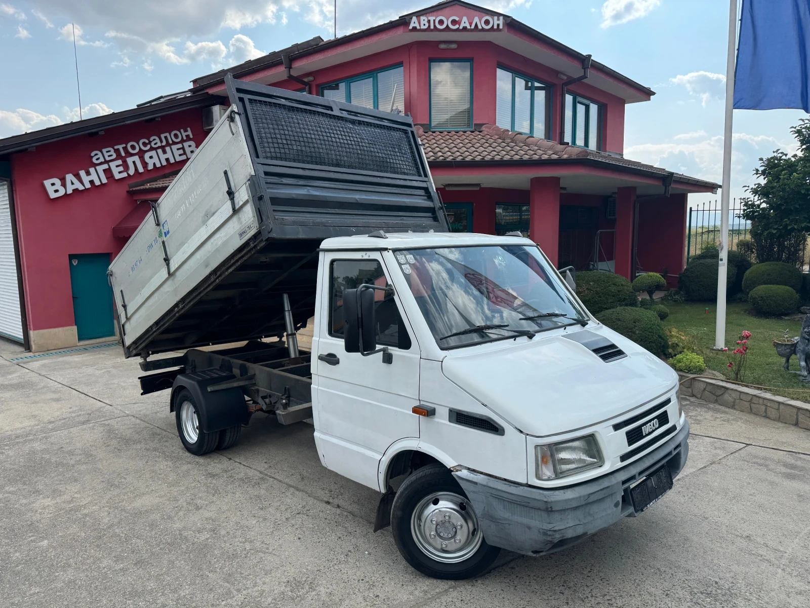 Iveco Daily 2.5TD* 40-12* Тристранен самосвал - изображение 10