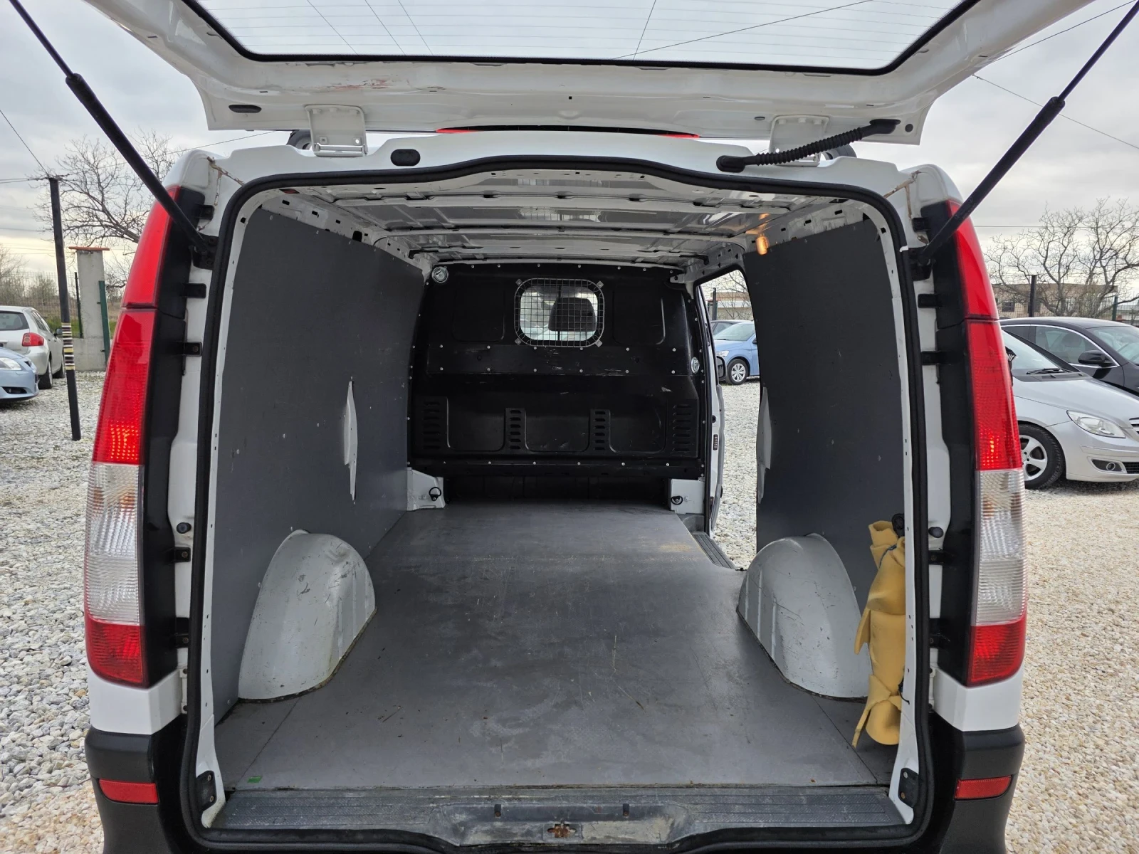 Mercedes-Benz Vito 111 CDI, снимка 8 - Бусове и автобуси - 54012080