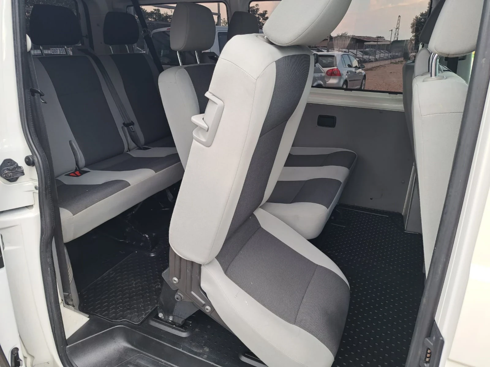 VW T5 2.0TDI, снимка 12 - Бусове и автобуси - 54511488