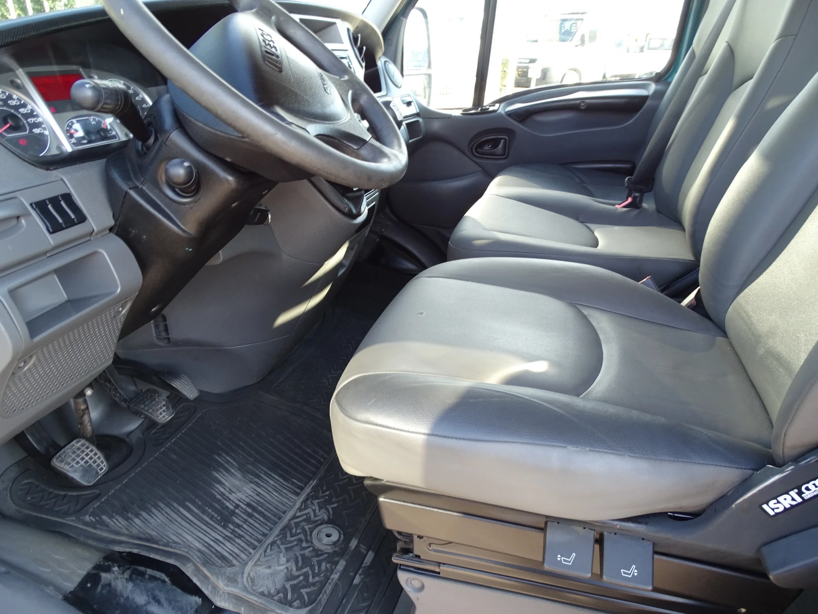 Iveco 35c18 3.0HPI  КАТ. * Б* 7-места- ВНОС ОТ ШВЕЙЦАРИЯ, снимка 11 - Бусове и автобуси - 55666315