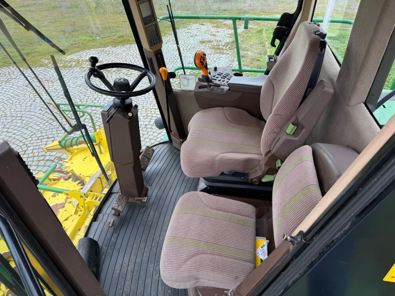 Комбайн John Deere 7200 + 6 РЕДА ХЕДЕР ЛИЗИНГ , снимка 8 - Селскостопанска техника - 52988989