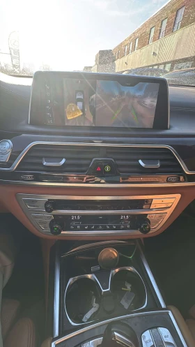 BMW 750 * xDrive * CARFAX * M PACK * МАСАЖИ * ОБДУХВАНЕ, снимка 4