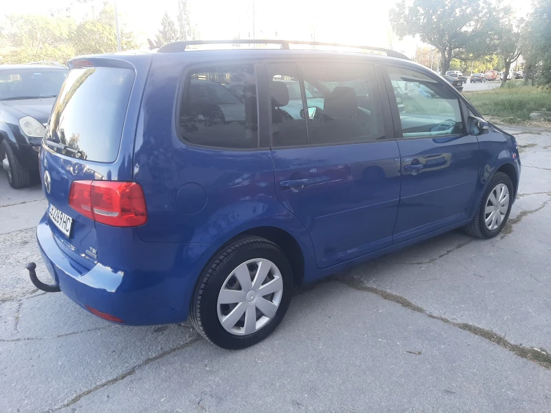 VW Touran Бензин-Автоматик, снимка 4 - Автомобили и джипове - 47310684