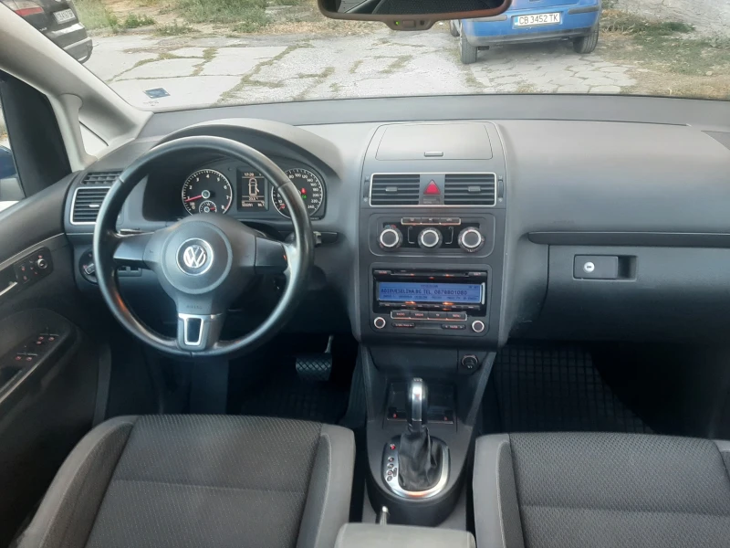 VW Touran Бензин-Автоматик, снимка 11 - Автомобили и джипове - 47310684