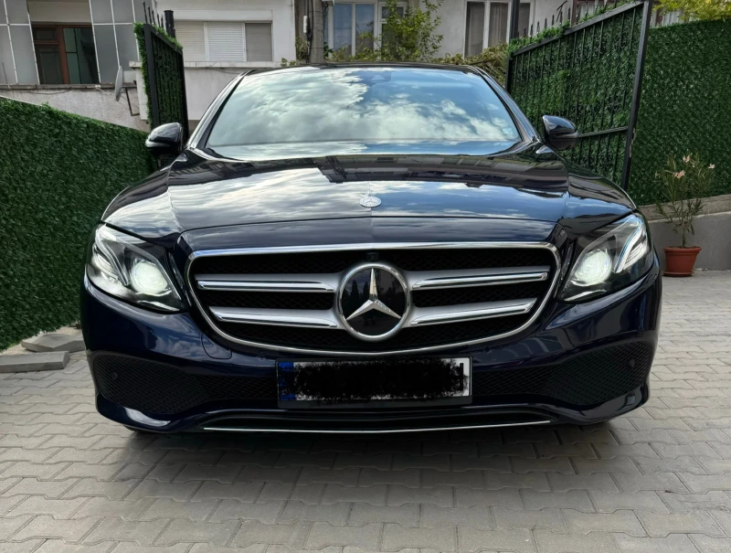 Mercedes-Benz E 220 220, снимка 1 - Автомобили и джипове - 47320494