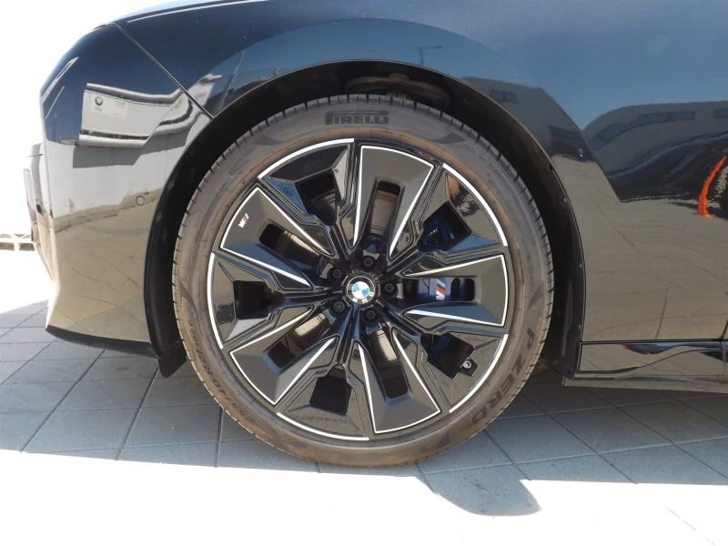 BMW i7 xDrive60, снимка 5 - Автомобили и джипове - 49225393