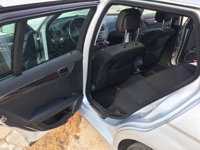 Mercedes-Benz C 200 Kompressor , снимка 11 - Автомобили и джипове - 53025207