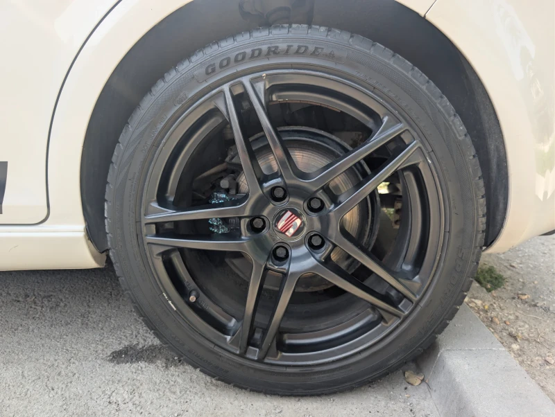 Seat Leon FR (1P1 CBZB), снимка 11 - Автомобили и джипове - 51664349