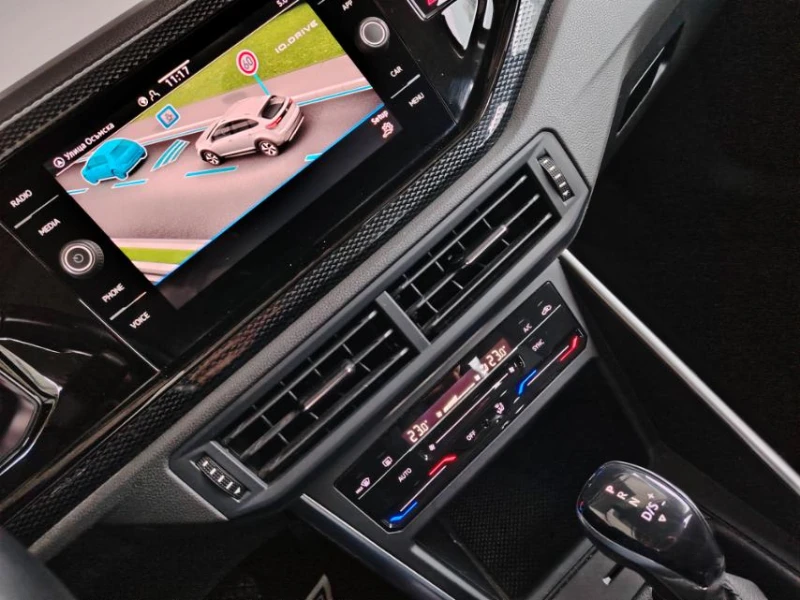 VW Taigo АВТОМАТ-2022г-TSi-110кс-* LIFE* -БЕЗУПРЕЧЕН!, снимка 11 - Автомобили и джипове - 52591958