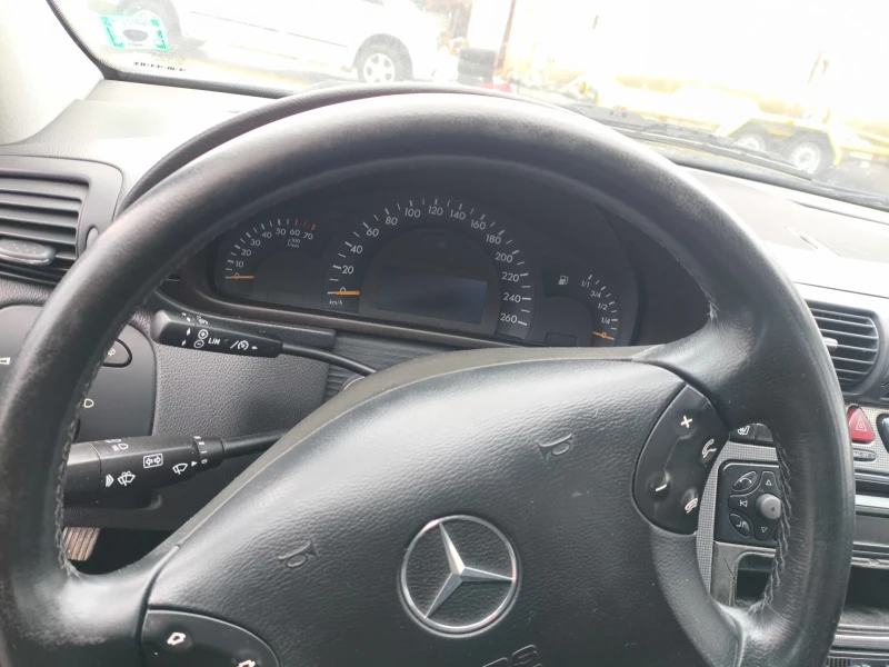 Mercedes-Benz C 200 Kompressor Elegаnce, снимка 7 - Автомобили и джипове - 52864147
