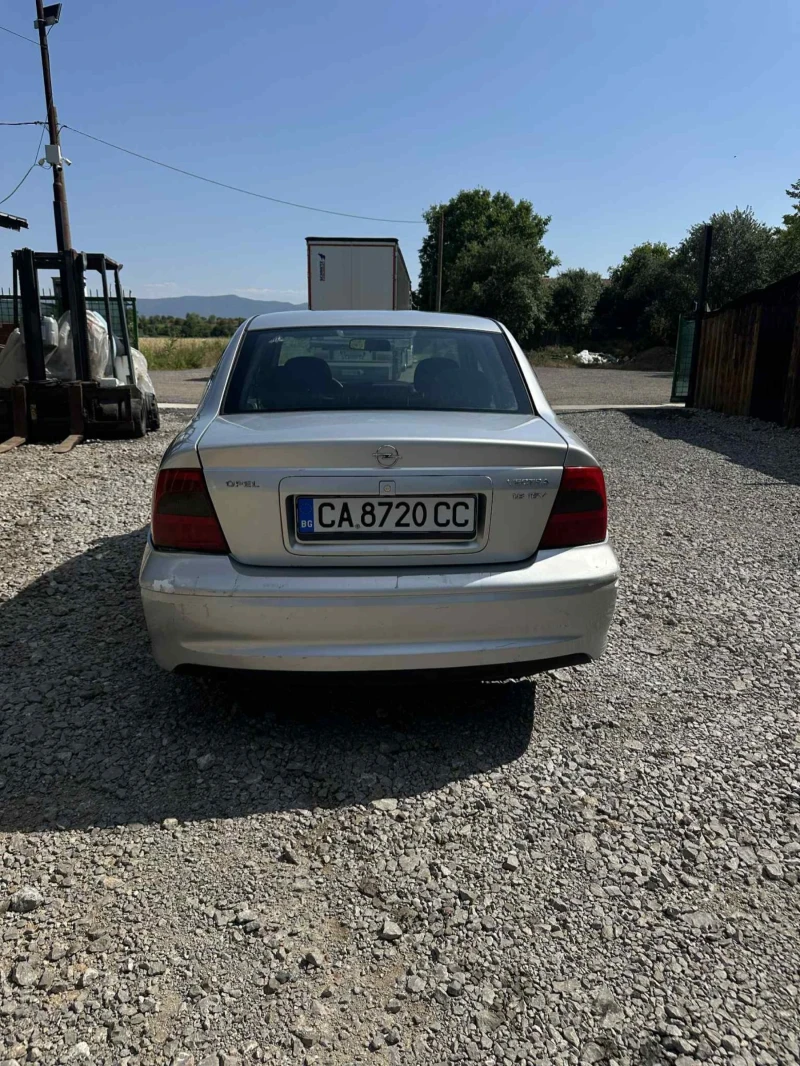 Opel Vectra 1.8, снимка 5 - Автомобили и джипове - 53105696
