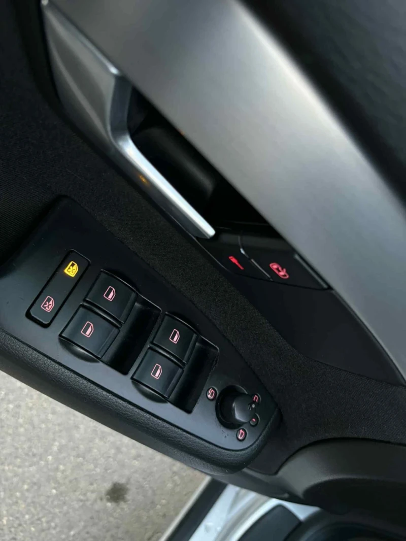 Audi A4 2.0, снимка 15 - Автомобили и джипове - 53258853