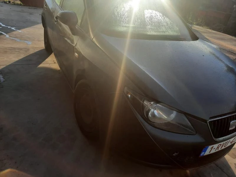 Seat Ibiza 1.2 TDi, снимка 3 - Автомобили и джипове - 36255893