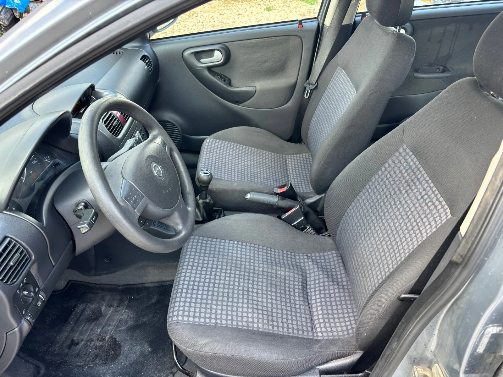 Opel Corsa 1.2 - изображение 8