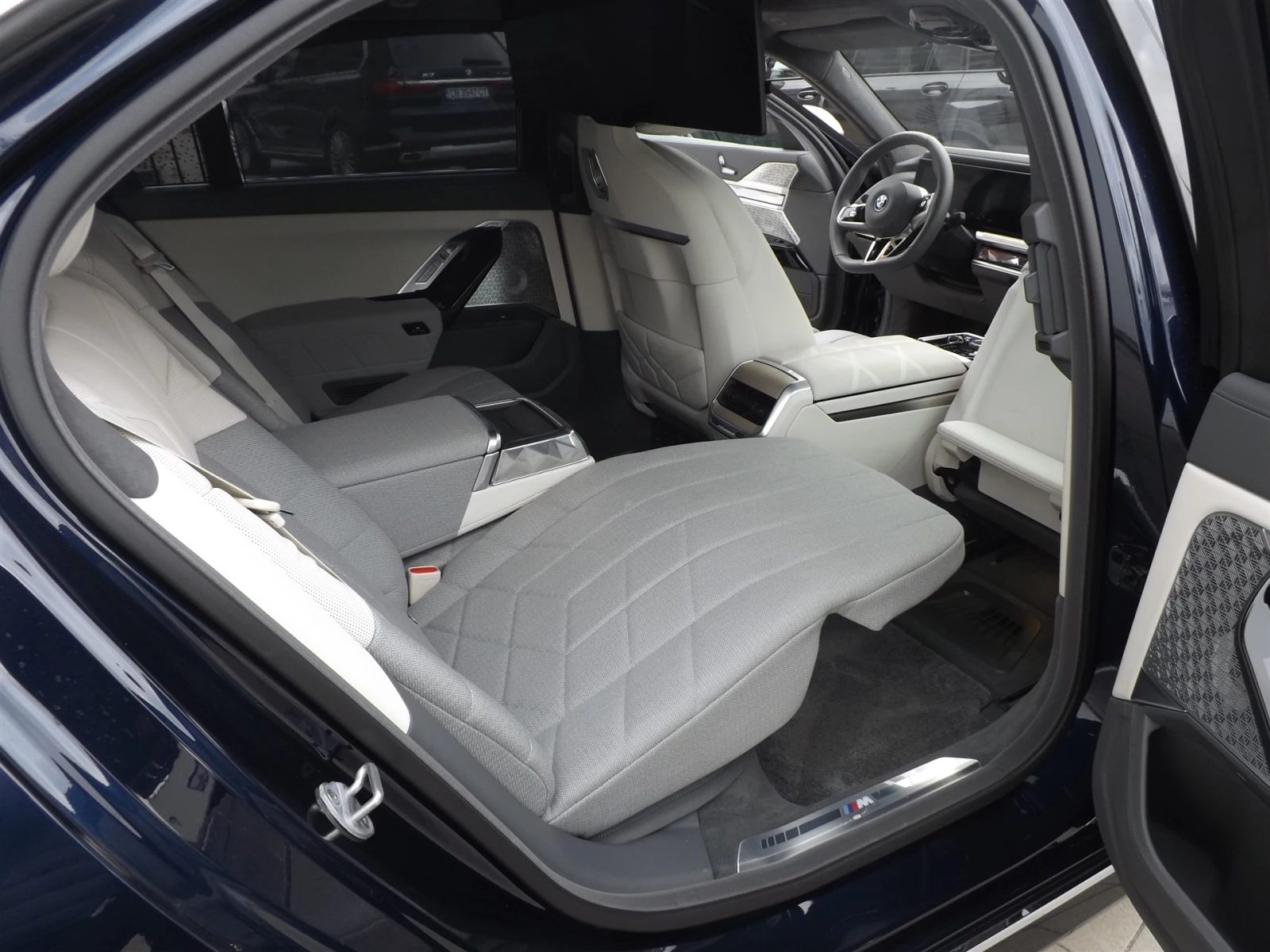 BMW i7 xDrive60 | Mobile.bg   13