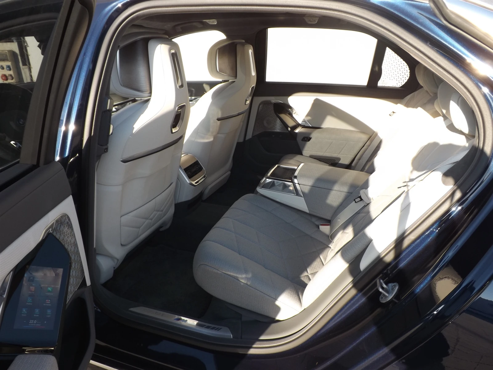 BMW i7 xDrive60 | Mobile.bg   12