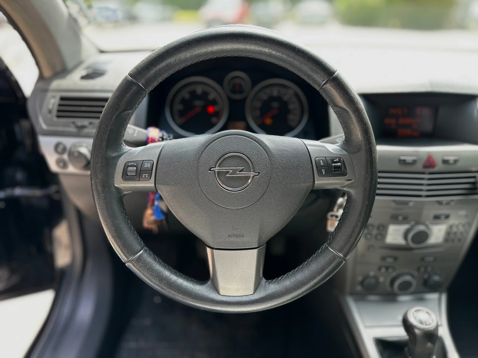 Opel Astra GTC 1.9 - изображение 9