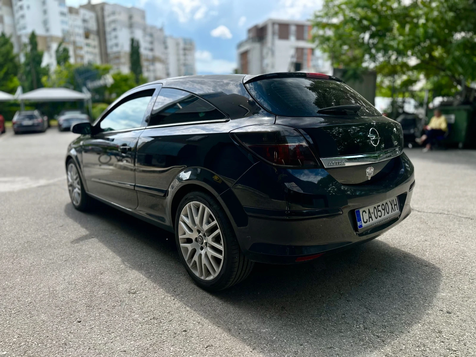 Opel Astra GTC 1.9 - изображение 4