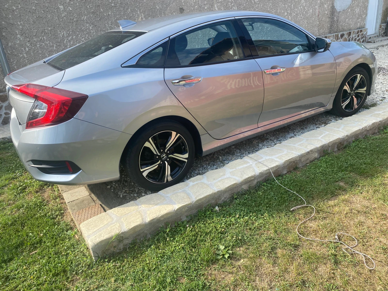 Honda Civic 1.6  I- DTEC 120 к.с. - изображение 3