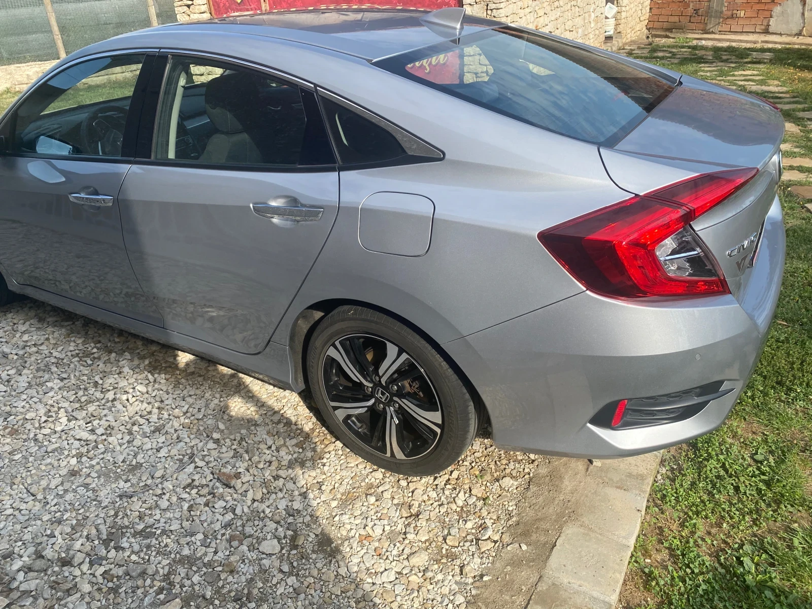 Honda Civic 1.6  I- DTEC 120 к.с. - изображение 5