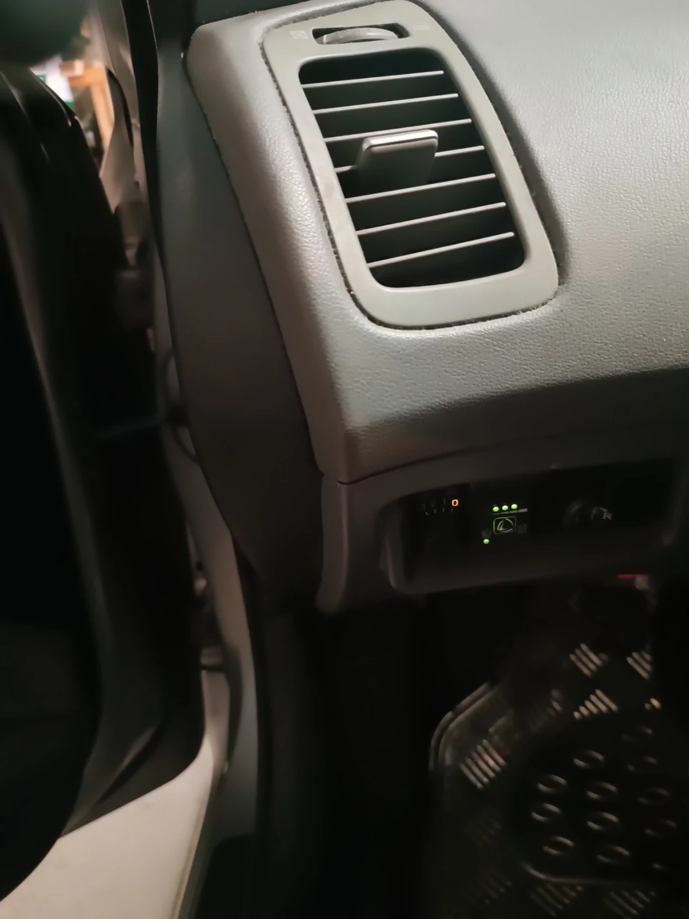 Nissan Primera P12 1, 8 115 к.с. - изображение 6