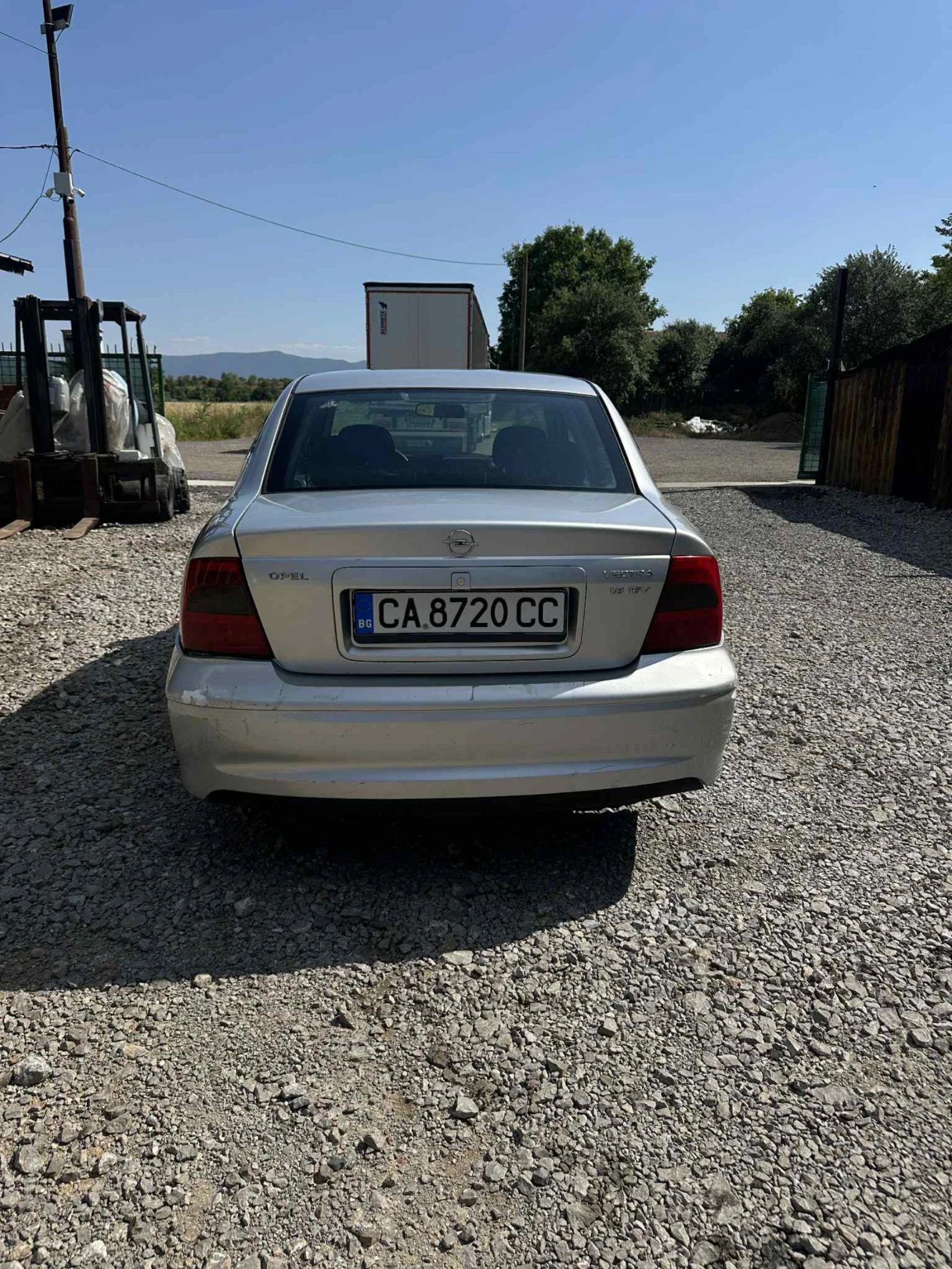 Opel Vectra 1.8 - изображение 5