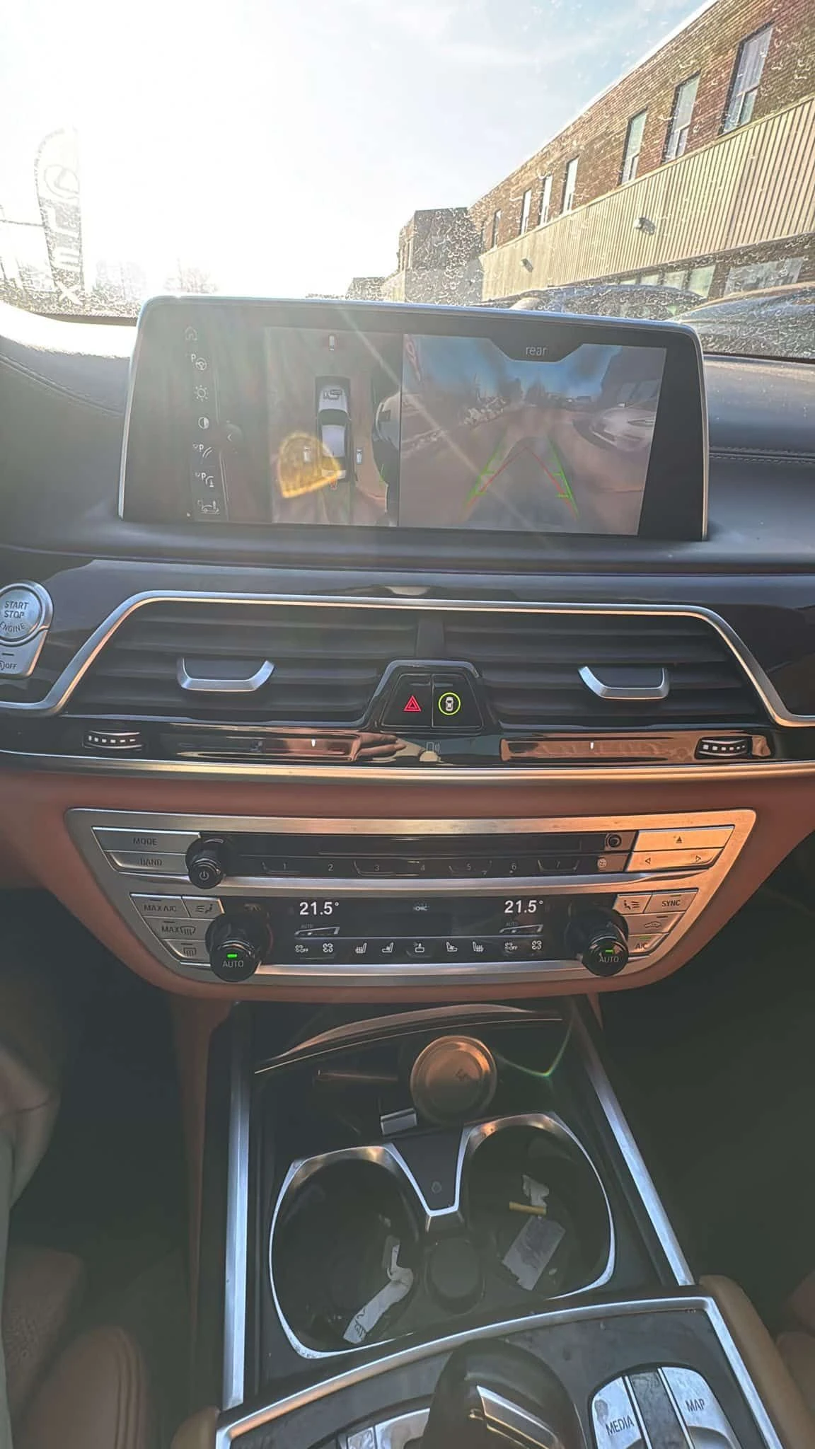 BMW 750 * xDrive * CARFAX * M PACK * МАСАЖИ * ОБДУХВАНЕ - изображение 4