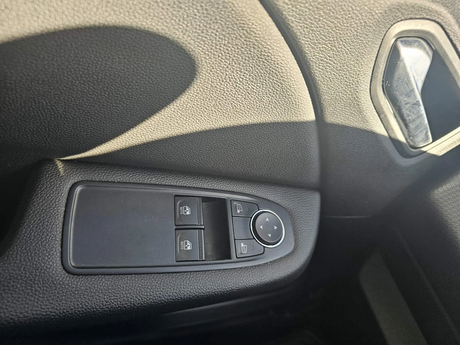 Renault Clio 1.0 TCe 100 hp EDC, снимка 11 - Автомобили и джипове - 54125485