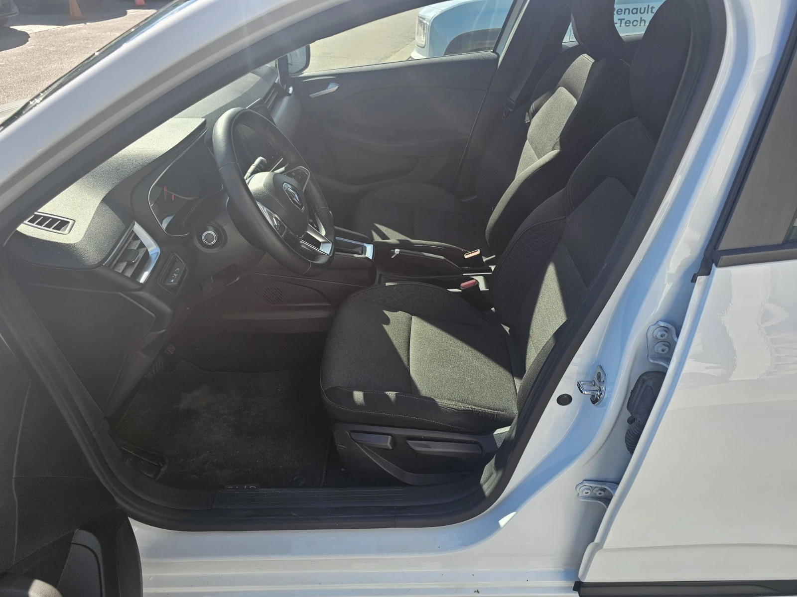 Renault Clio 1.0 TCe 100 hp EDC, снимка 13 - Автомобили и джипове - 54125485